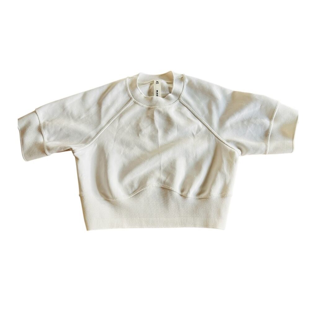 Magnlens White Cropped Top Athletic Dize S NWT